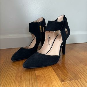Nine West black heels size 8